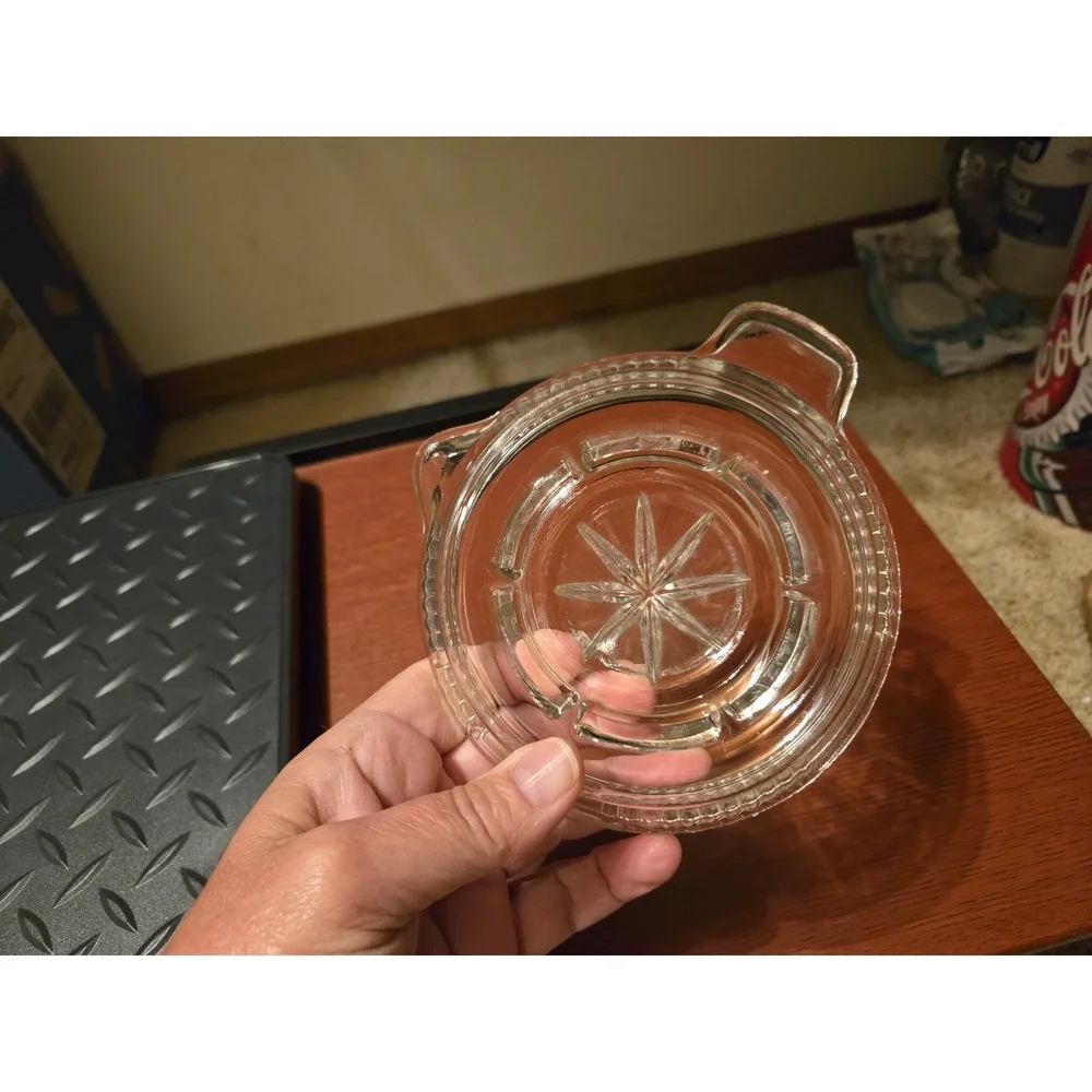 Vintage Clear Glass Citrus Juicer Reamer with Handle and Pour Spout Starburst‎